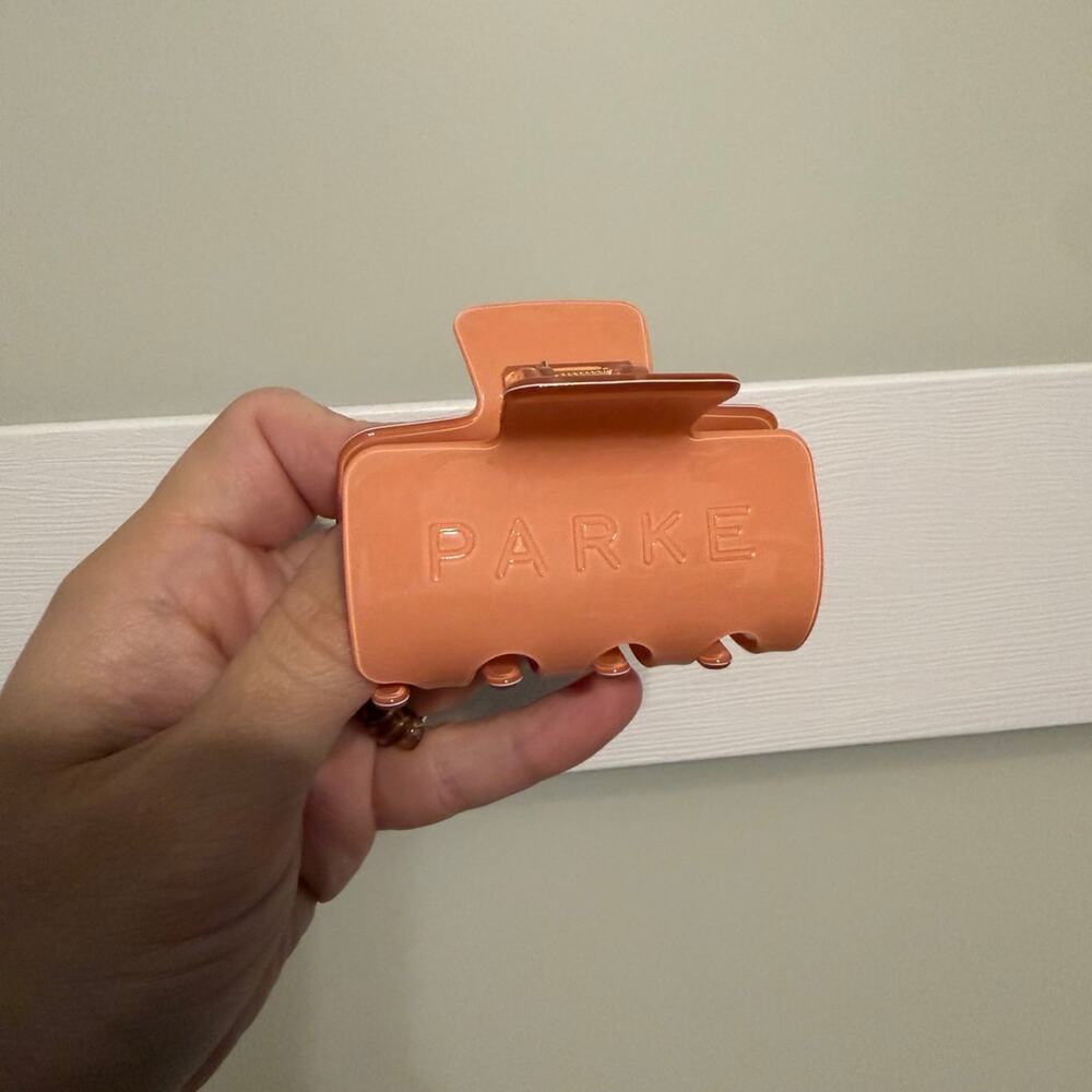 Parke Peach Hair Claw Clip